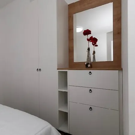 Appartement Small Private House With A Terrace In