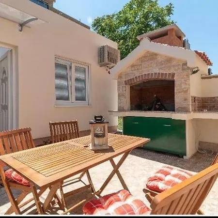 Small Private House With A Terrace In * Trogir